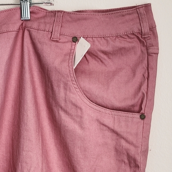 Woman Within Plus Size Pink Denim Embroidered Capris. Sz 42W (NWT) - Picture 4 of 12